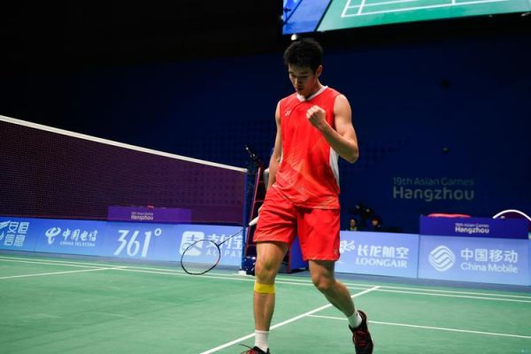 足球市场的 足球市场的